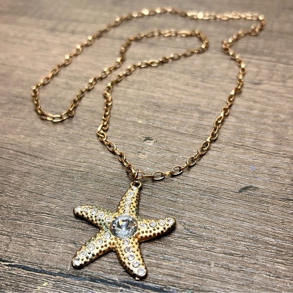 Jewelry - Vintage Gold Tone Crystal Studded Starfish Pendant Long Necklace